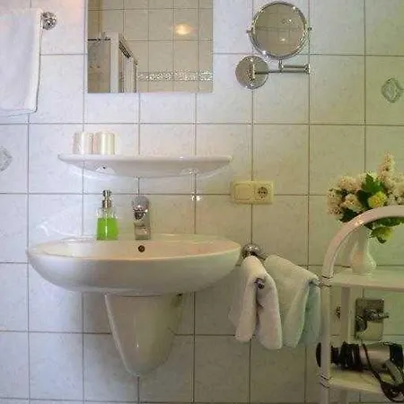 Kur & Golf Wattenbach Апартаменты *